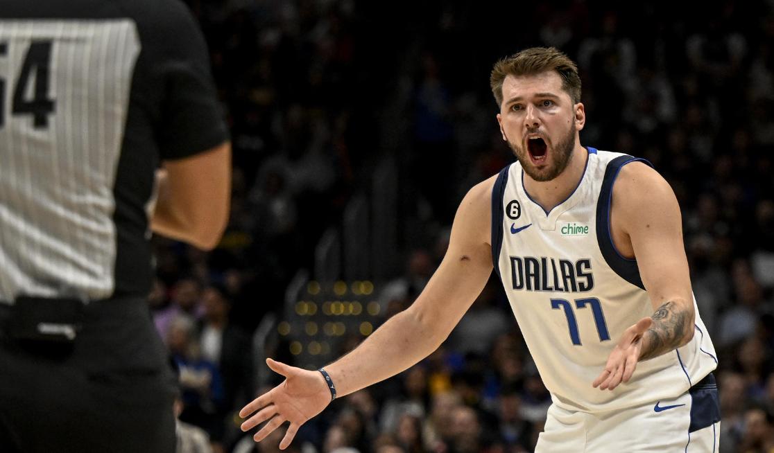 米兰体育官网 :独行侠官方公布新规，狂砍50分引发争议，西蒙斯球迷热议！