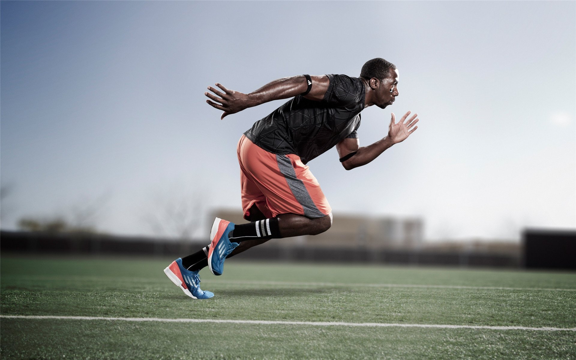 米兰体育官网 :重要助攻首场状态出色，阿森纳观众沸腾！，西亚卡姆重返赛场引发球迷热议