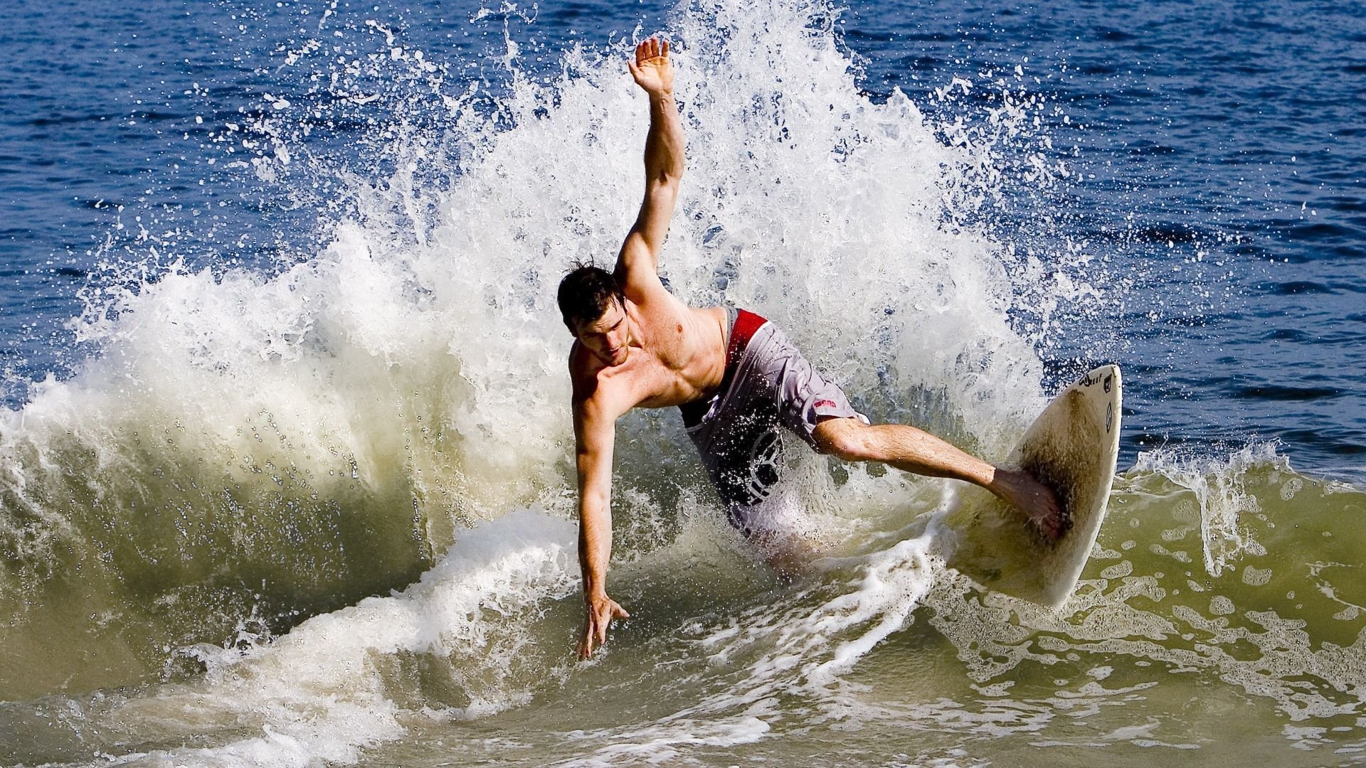 米兰体育 :萨拉赫在阿森纳比赛中夺冠，夺冠引发热议！再创辉煌时刻